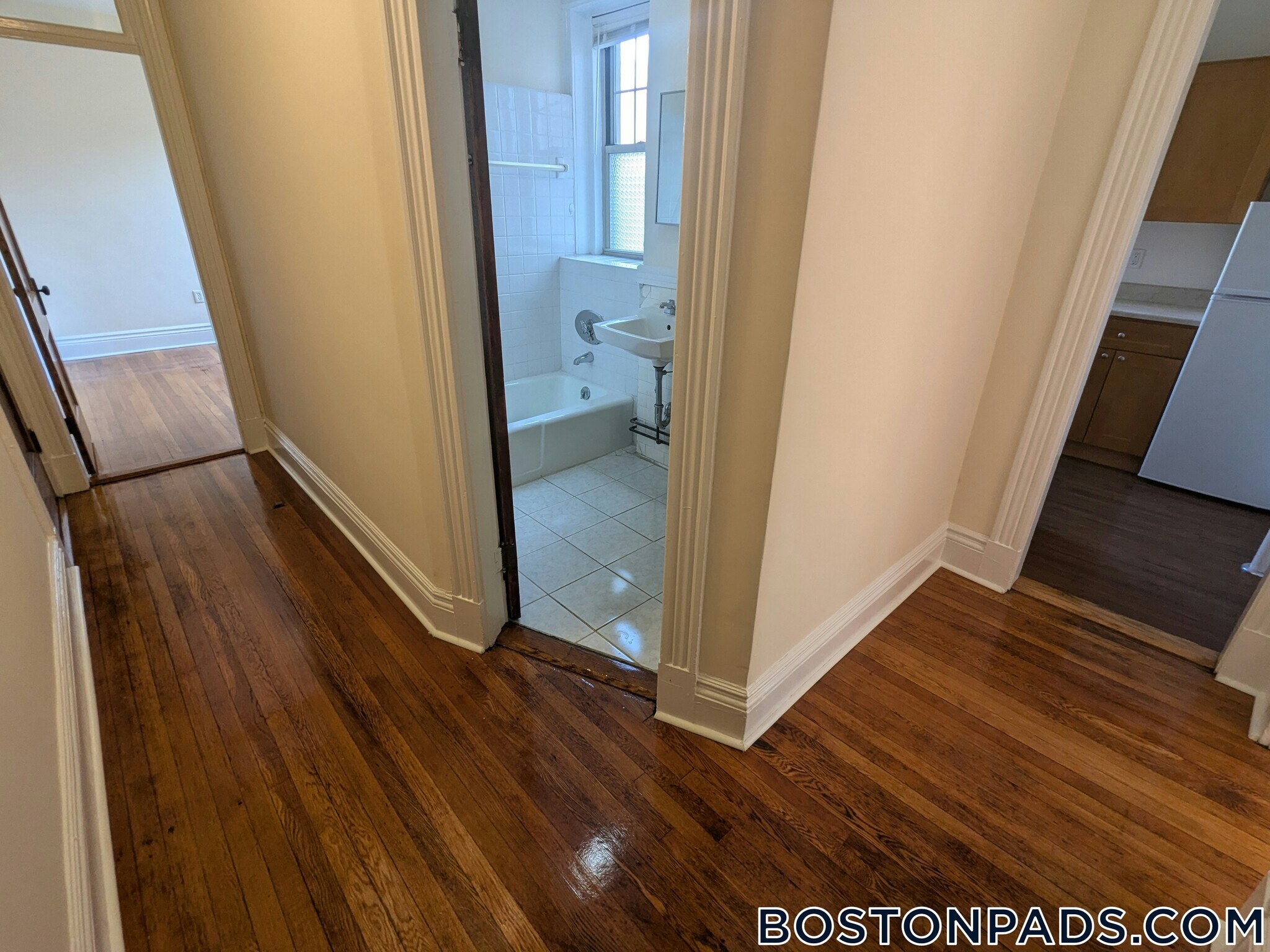 Building Photo - 31 Park Dr