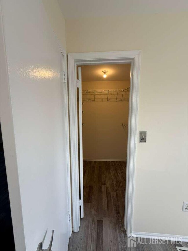 Building Photo - 126 Winchester Way