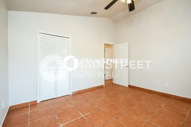 Building Photo - 3 Bedroom Pet-Friendly Home in Orlando, FL with Main Street Renewal