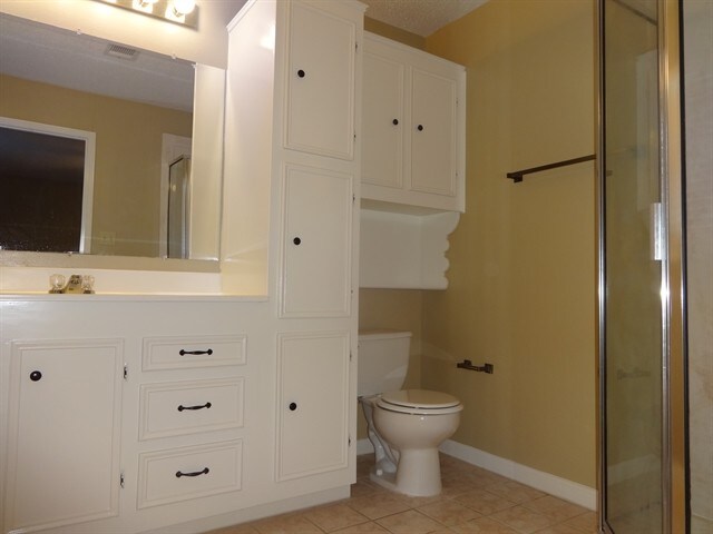 Building Photo - 407 Lazy Ln