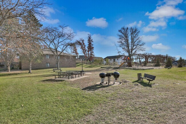 Building Photo - 6001 E Viking Blvd