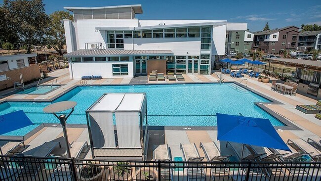 Building Photo - 777 5th St