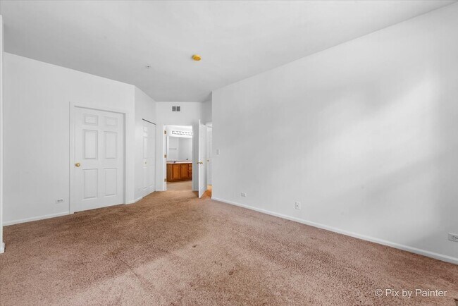 Building Photo - 820 Crossing Way