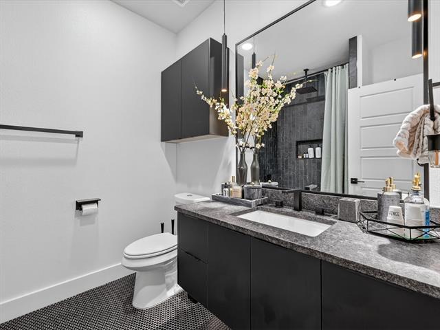 Building Photo - 1941 Glenmore Ave