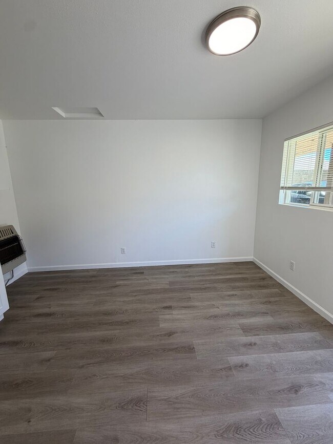 Building Photo - 2.2 Miles to Oregon Tech and Sky Lakes Medical Center! Newly renovated 1bdrm