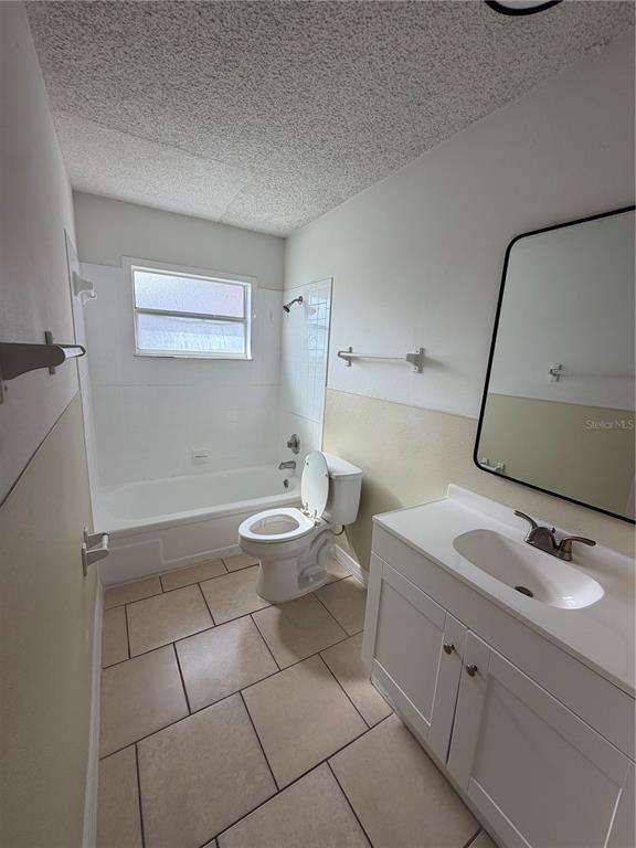 Building Photo - 2461 Chestnut Woods Dr