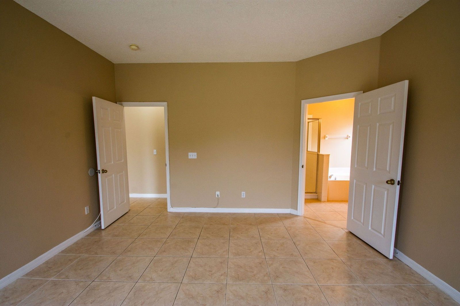 Building Photo - 421 Lockbreeze Dr