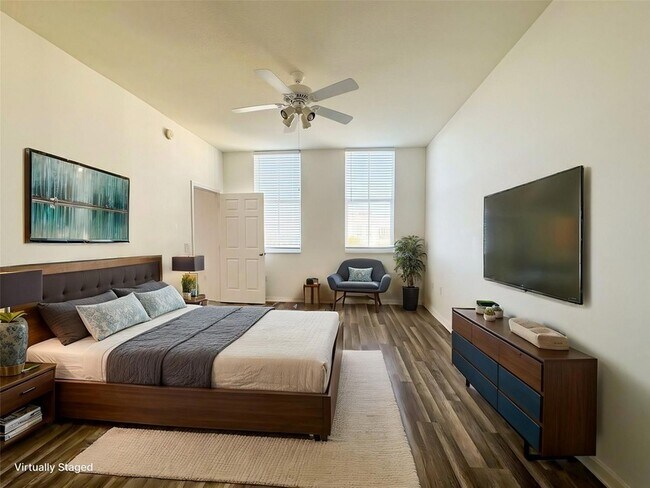 Building Photo - 2421 NE 65th St