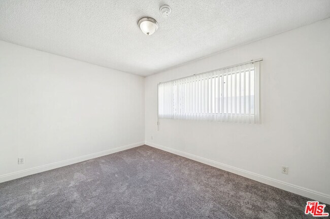 Building Photo - 1050 S Wooster St