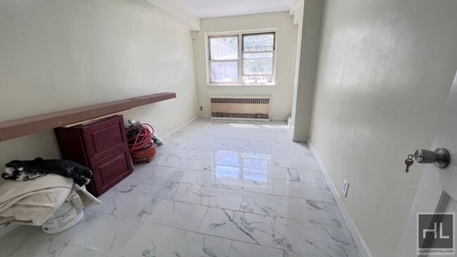 Building Photo - FRESHLY GUT RENOVATED  2 BEDROONs EAST 54 ...