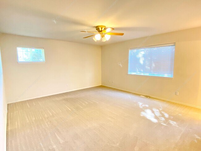 Building Photo - **Unfurnished** Spacious single-level 3 BR...