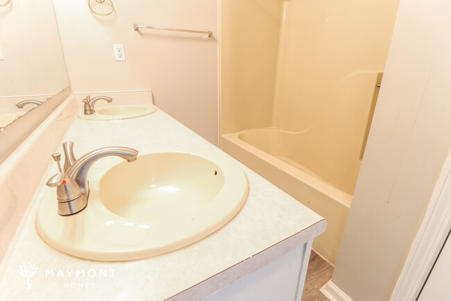 Building Photo - 2510 Eagle Run