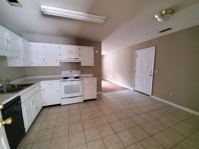 Building Photo - 403 Wendwood Ct