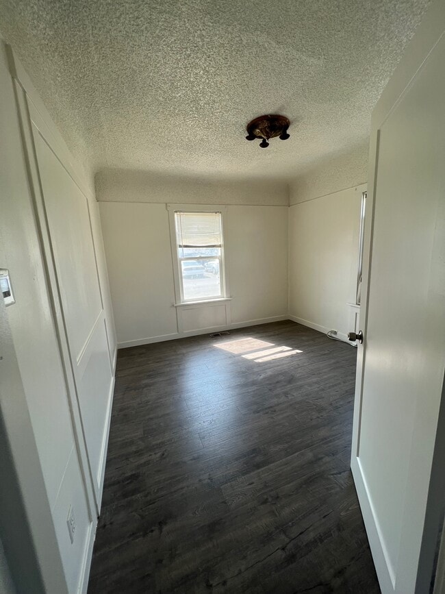 Building Photo - 1120 Folsom Ave