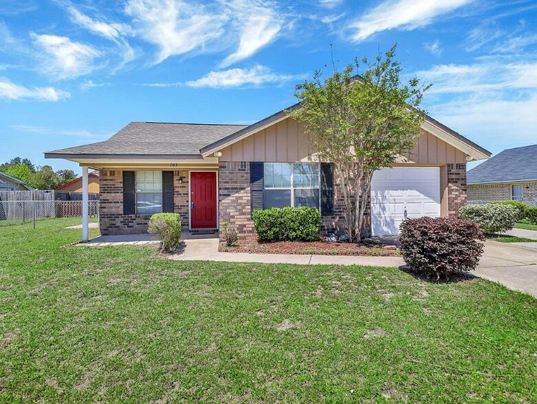 Primary Photo - 703 Waterfield Dr