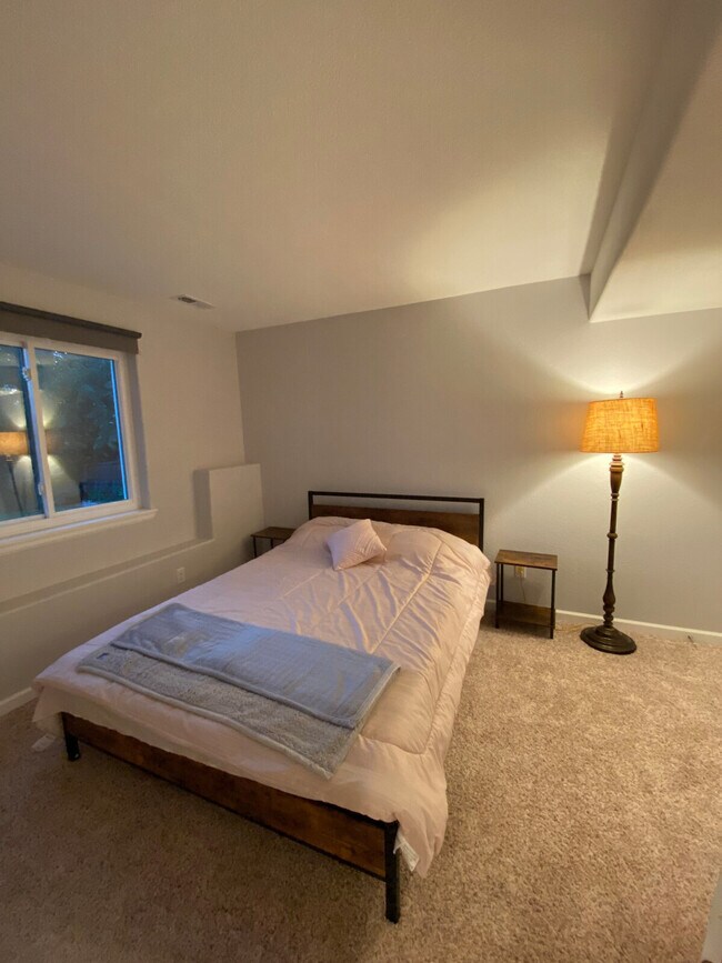 Building Photo - 5494 S Picadilly St