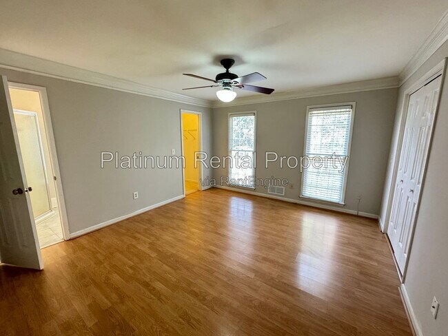 Building Photo - 3000 Mulberry St