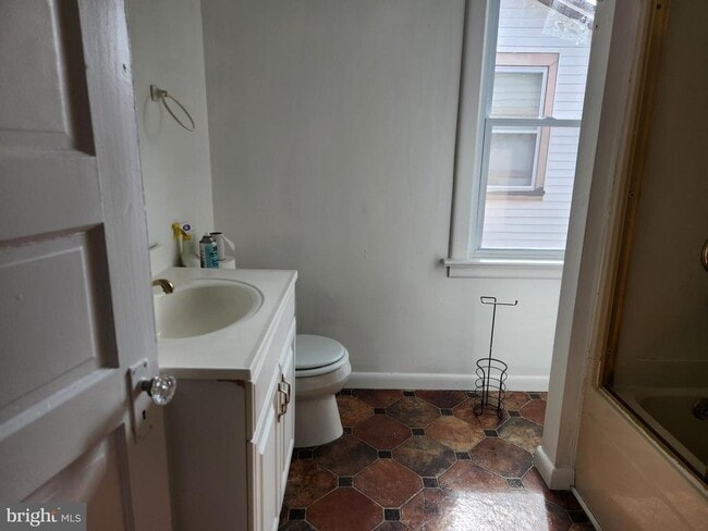 Building Photo - 126 Paine St