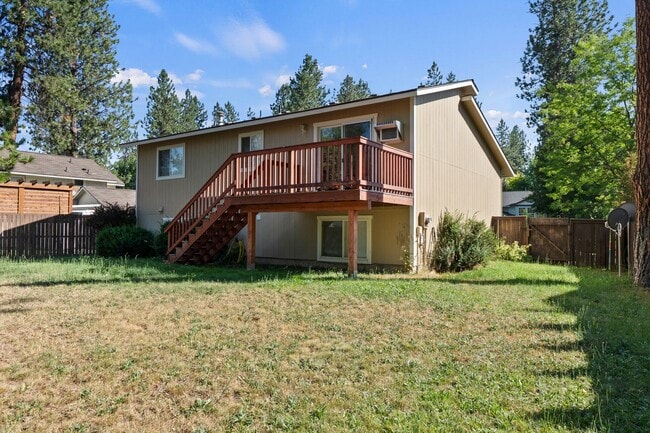 Building Photo - Post Falls ID Multi-Level Home for Rent