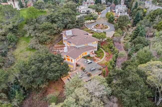 Building Photo - 140 Emerald Estates Ct