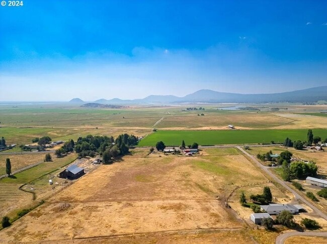 Building Photo - 12817 Highway 66