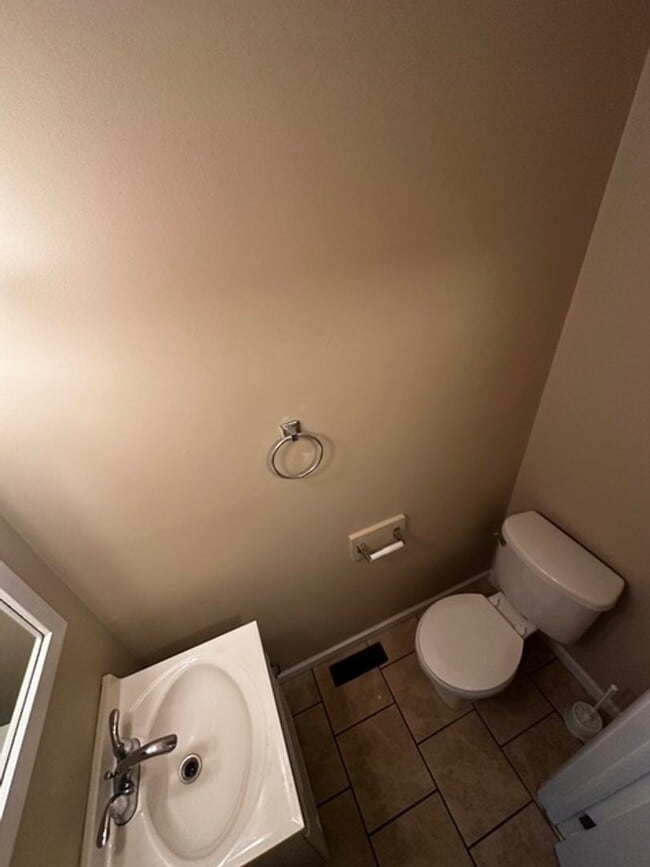 Building Photo - 1290 Emerson St