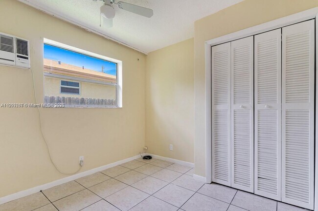 Building Photo - 805 NW 3rd Terrace