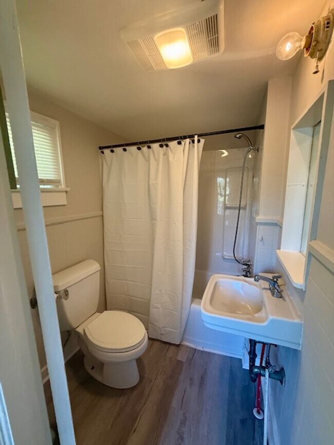 Building Photo - 939/941 S. Church St