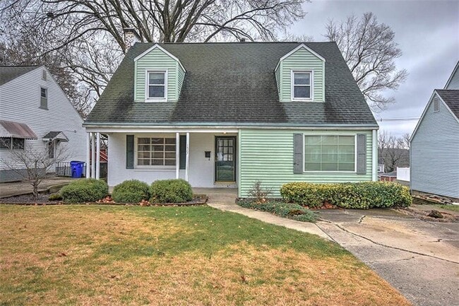 Primary Photo - 1567 W Riverview Ave