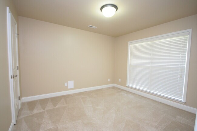 Building Photo - 239 Healey Dr