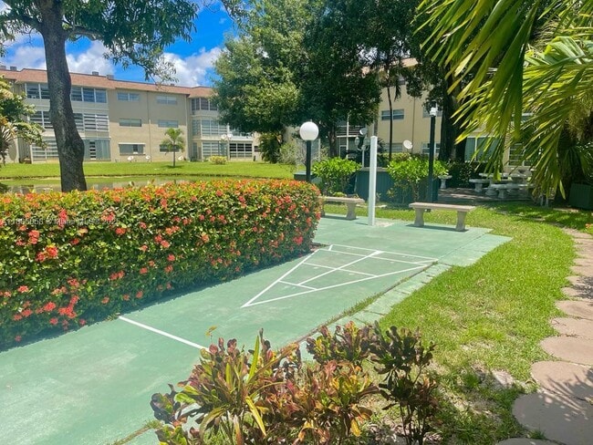 Building Photo - 5051 W Oakland Park Blvd
