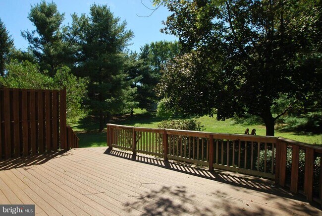 Building Photo - 15705 Anamosa Dr
