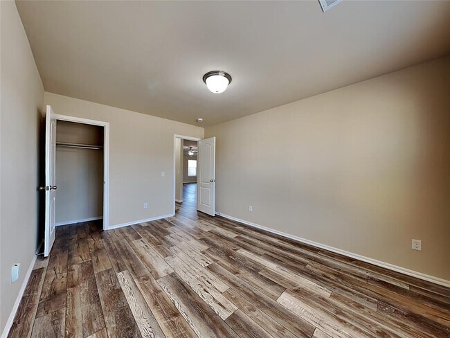 Building Photo - 2716 Demotte Dr