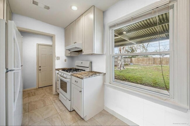 Building Photo - 6530 Sivley St