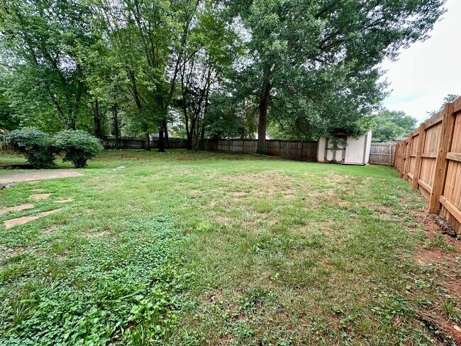 Building Photo - 1812 Sedgewick Dr