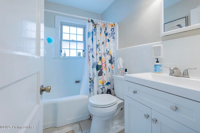 Building Photo - 3725 Warner Ave