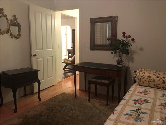 Building Photo - 35 N 41st St