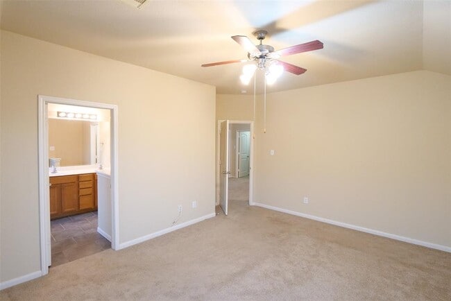 Building Photo - 26427 Longview Creek Dr