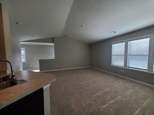 Building Photo - 2 Bedroom 2 Bath Condo