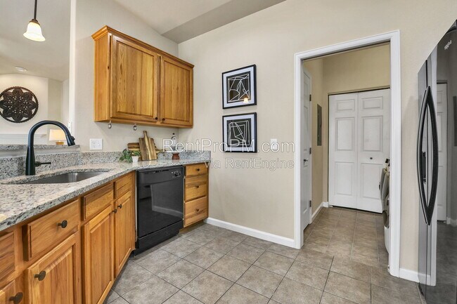 Building Photo - 2514 Owens Ave