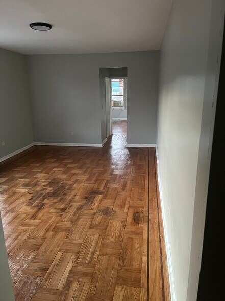 Building Photo - 433 Lincoln Ave