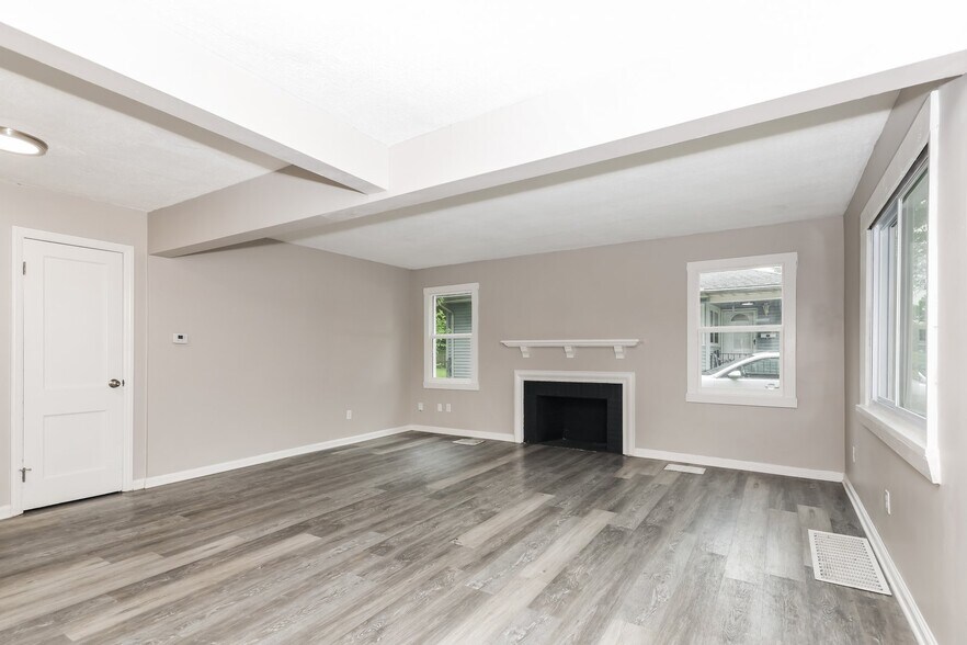 Building Photo - 1543 Vancouver Dr