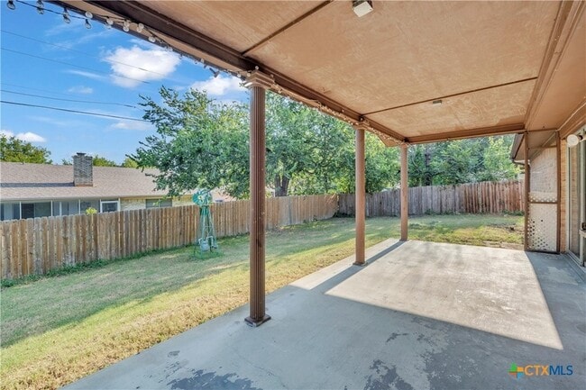 Building Photo - 613 Manning Dr