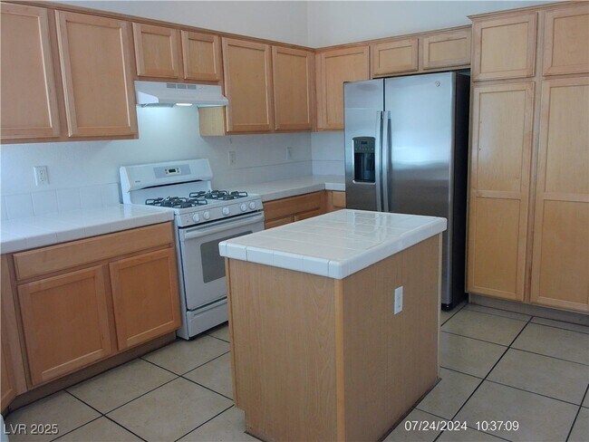 Building Photo - 5834 Farmhouse Ct