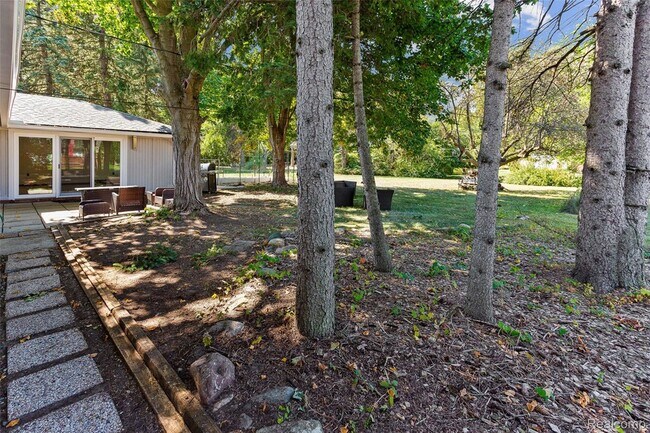 Building Photo - 3765 Ruthland Rd