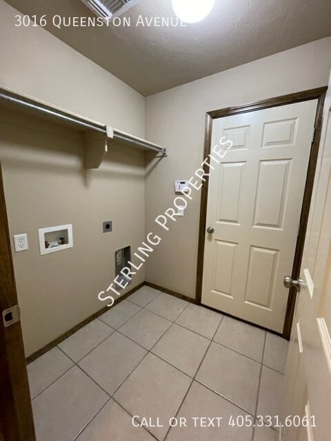 Building Photo - 3016 Queenston Ave