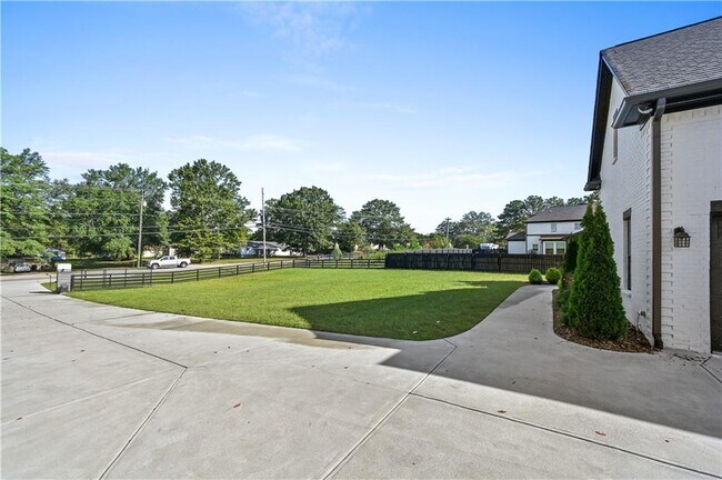 Building Photo - 3488 Hamilton Mill Rd