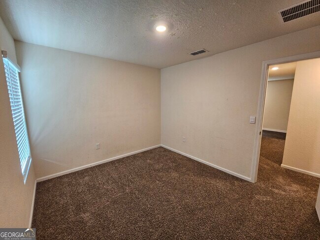 Building Photo - 137 Teakwood Dr