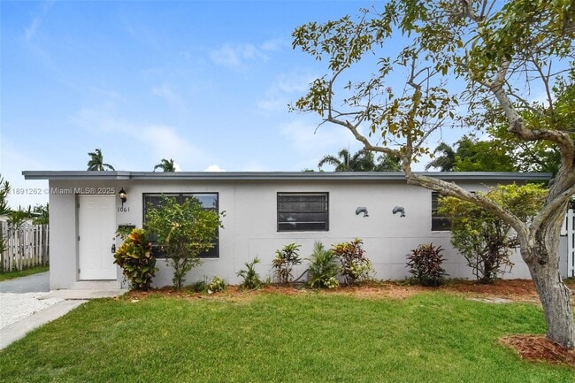 Primary Photo - 1061 SW 31st St