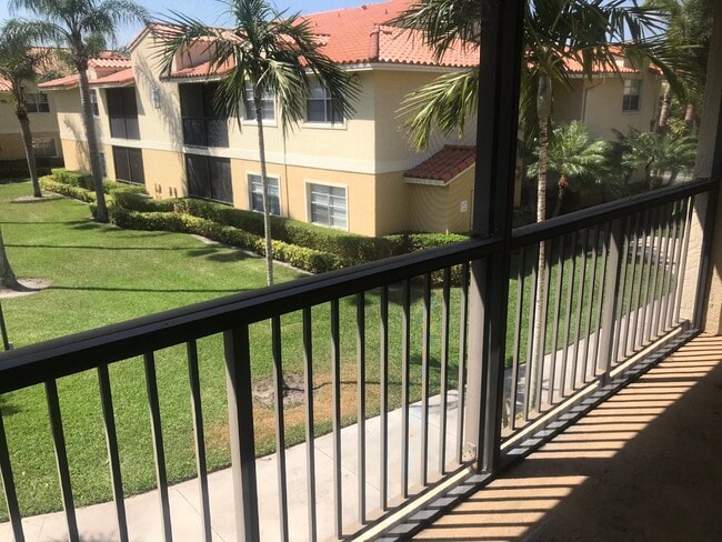 Building Photo - 1239 SW 46th Ave